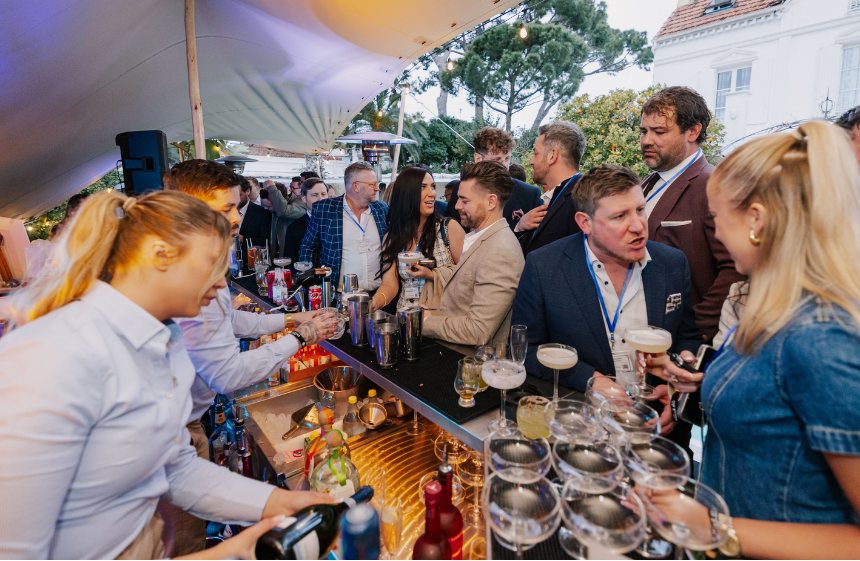 Full-service bars for busy crowds